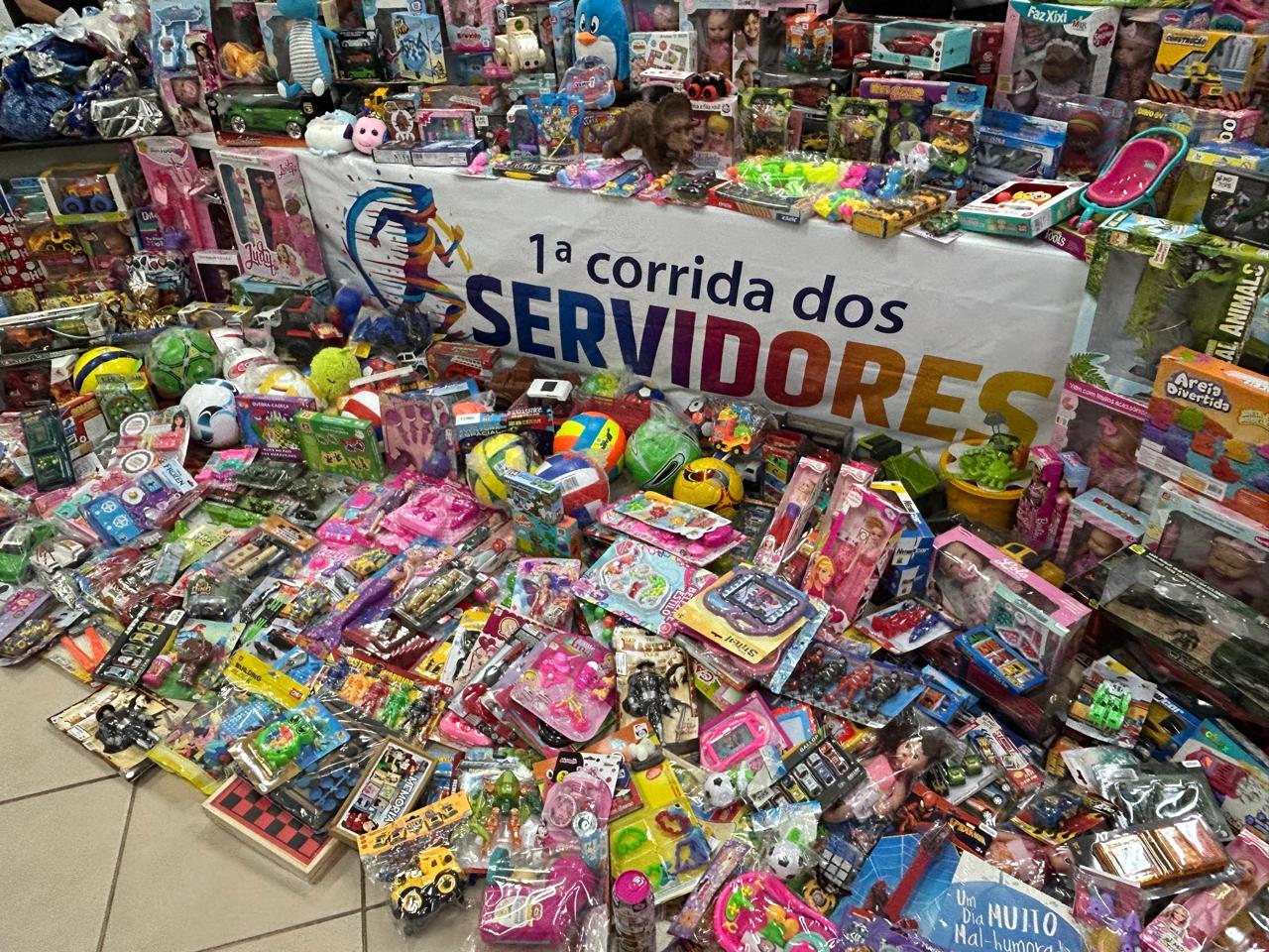 Brinquedos arrecadados na 1ª Corrida dos Servidores